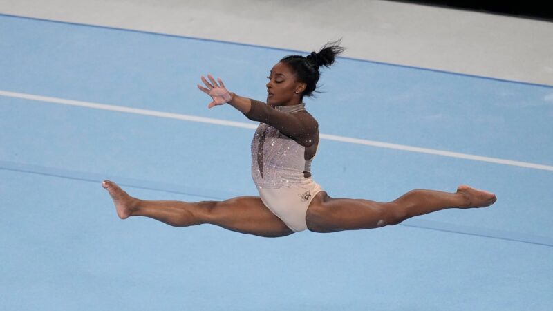 Simone Biles effortlessly secures her 9th national title.